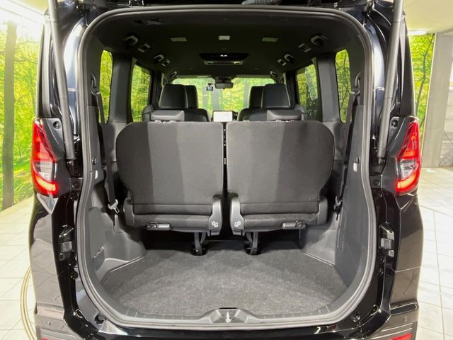 ���i�̂���������ʋ΁A���}���ɏ\���ȉ׎��X�y�[�X���m�ۂ��Ă���܂��B�Z�J���h�V�[�g��|���ƁA�傫�ȉו��̐ύڂ��\�ł���