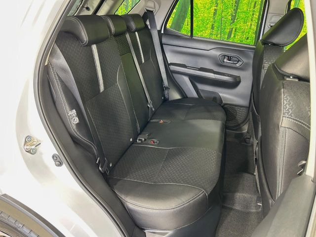 ���i���ȃI���W�i���t���A�}�b�g���I�v�V�����ɂĂ��p�ӂ��Ă���܂��B���D���ȃf�U�C����J���[�����Ԃɍ��킹�đI��ł����������Ƃ��ł��܂���