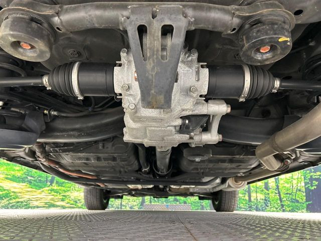 【本州仕入れ】のお車ですので、エンジンルームや下回りのサビも比較的少なく、お車を長く乗りたい方にぴったりの1台となっております♪