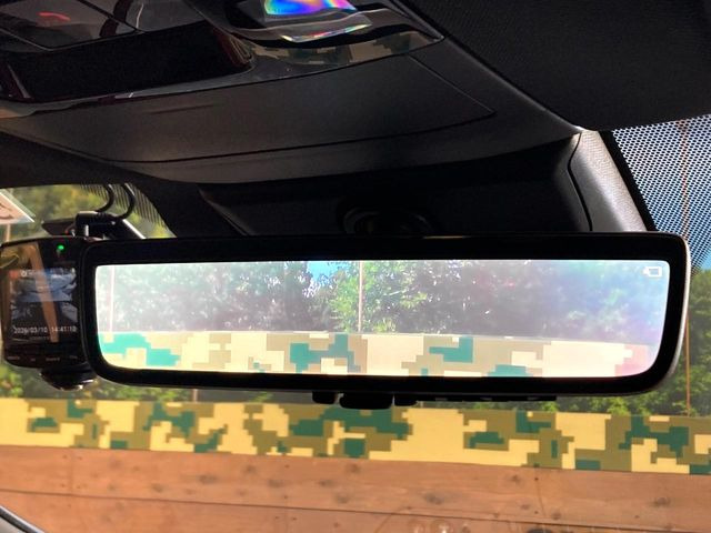【デジタルインナーミラー】後席の大きな荷物や同乗者で後方が確認しづらい時でも安心!カメラが撮影した車両後方の映像をルームミラー内に表示。クリアな視界で状況の確認が可能です!