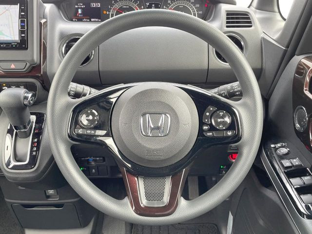 �y�X�e�A�����O�X�C�b�`�z�^�]���A�O������ڐ������炷���ƂȂ��A�I�[�f�B�I���̑��삪�\�ȕ֗��@�\!���S&���K�ȃh���C�u�����o���Ă���܂���