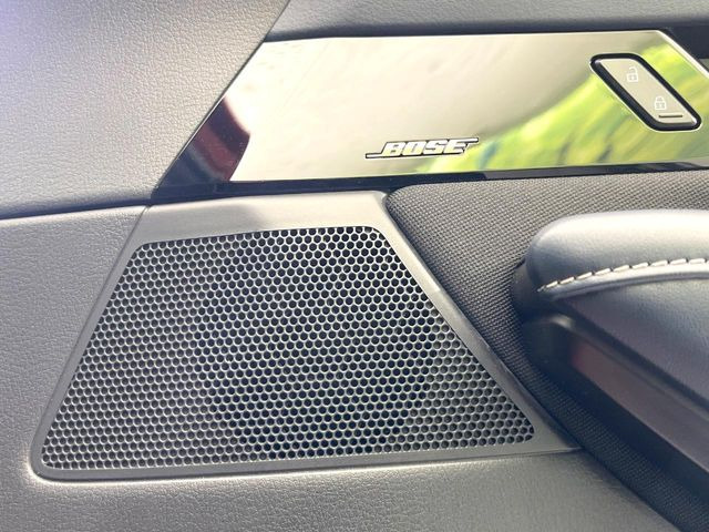 �yBOSE�T�E���h�V�X�e���z���[�J�[�I�v�V�����̍��i�ʃT�E���h�V�X�e���𓋍ځB��p�̃`���[�j���O���{���ꂽ�召�l�X�ȃX�s�[�J�[����ǎ��ȃT�E���h���t�ł��A�Տꊴ���ӂ�鉹����Ԃ����o���܂��B