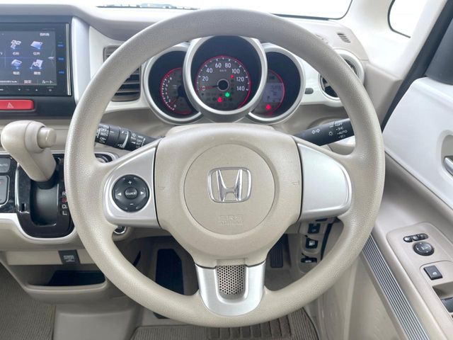 �y�X�e�A�����O�X�C�b�`�z�^�]���A�O������ڐ������炷���ƂȂ��A�I�[�f�B�I���̑��삪�\�ȕ֗��@�\!���S&���K�ȃh���C�u�����o���Ă���܂���