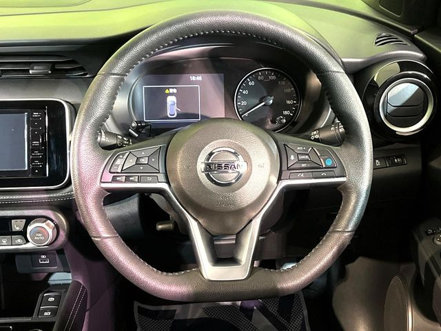 �y�����v�����X�e�A�����O�z�㎿�Ȋv���g�p���邱�ƂŁA��ɂ����������݂ƂĂ��^�]���₷���n���h���ł���