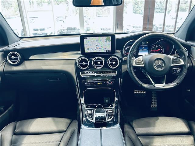 GLCクーペ220d 4マチック スポーツ 本革仕様 4WD