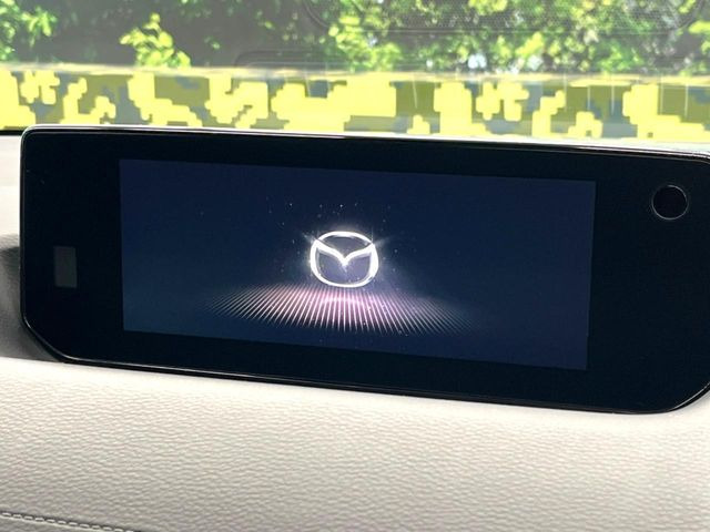 �y8.8�C���`�}�c�_�R�l�N�g�z�ԓ��̕��͋C�Ƀ}�b�`������^�̃f�B�X�v���C�B�X�}�z�ڑ��ł̃i�r�g�p��Bluetooth�Đ����A�l�X�ȋ@�\���y���߂܂��B�����I�ȃ_�C�������삪�\�ŁA�g��������ǍD�ł��B