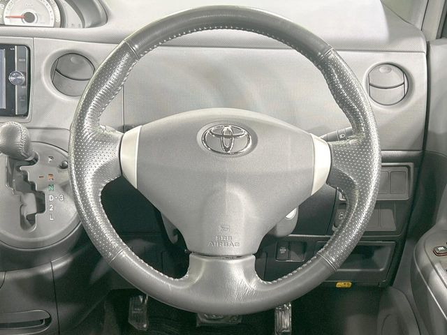 �y�����v�����X�e�A�����O�z�㎿�Ȋv���g�p���邱�ƂŁA��ɂ����������݂ƂĂ��^�]���₷���n���h���ł���