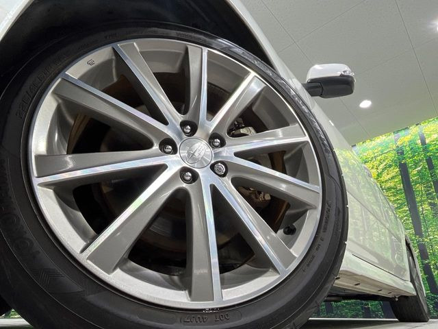 �y����18�C���`�A���~�z�C�[���z�O�ςɃ}�b�`���������A���~�z�C�[���𑕒����Ă���܂��B�e��ЊO�A���~�z�C�[����A�X�^�b�h���X�^�C�����戵�����Ă���܂��B���񂲑��k����������