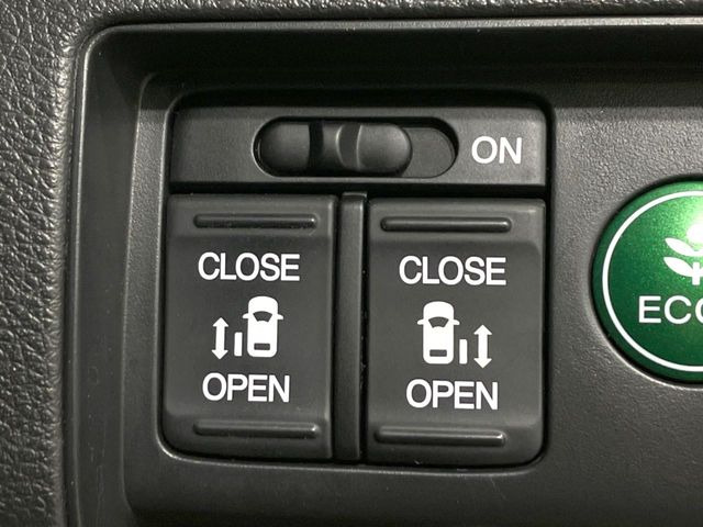 �y�����p���[�X���C�h�h�A�z�X�}�[�g�L�[��^�]�Ȃ̃X�C�b�`�Ō�ȗ����X���C�h�h�A�̊J���\���d��������͂����ăh�A���J����K�v�������A�����Ȃ��q�l�ł��ȒP�ɊJ���߂ł����K�ł���