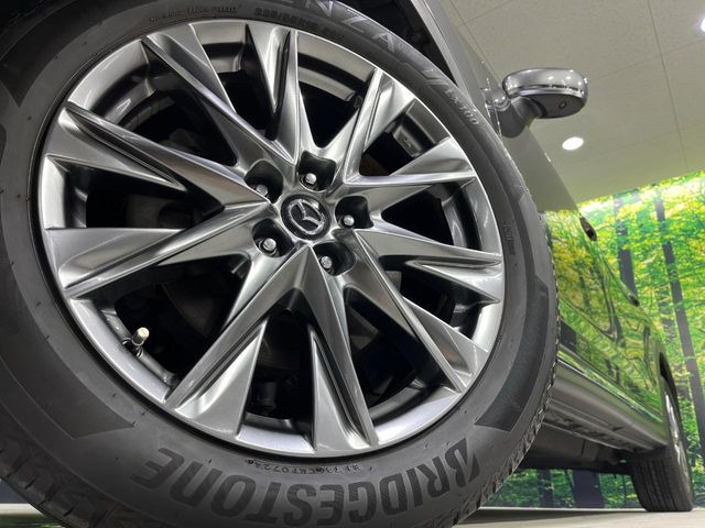 �y����19�C���`�A���~�z�C�[���z�O�ςɃ}�b�`���������A���~�z�C�[���𑕒����Ă���܂��B�e��ЊO�A���~�z�C�[����A�X�^�b�h���X�^�C�����戵�����Ă���܂��B���񂲑��k����������