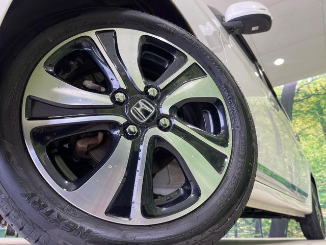 �y����15�C���`�A���~�z�C�[���z�O�ςɃ}�b�`���������A���~�z�C�[���𑕒����Ă���܂��B�e��ЊO�A���~�z�C�[����A�X�^�b�h���X�^�C�����戵�����Ă���܂��B���񂲑��k����������