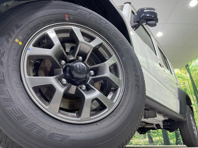 �y����15�C���`�A���~�z�C�[���z�O�ςɃ}�b�`���������A���~�z�C�[���𑕒����Ă���܂��B�e��ЊO�A���~�z�C�[����A�X�^�b�h���X�^�C�����戵�����Ă���܂��B���񂲑��k����������