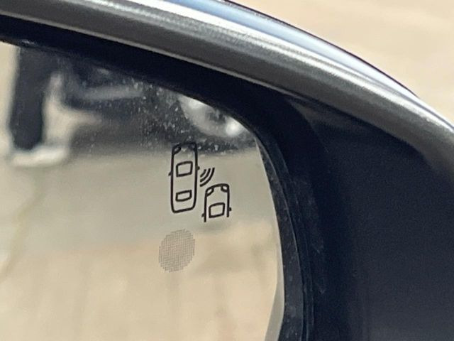 ���u���C���h�A�V�X�g�Z���T�[:���p����̎Ԃ����m���A�h���C�o�[���Ԑ��ύX���s���ۂɁA�x�����Ƌ��ɒ��ӂ𑣂��Ă������S�x���@�\�ł�!