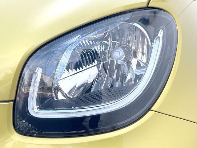 ���w�b�h���C�g:�w�b�h���C�g�͉��΂݂����Ȃ��A�Y��ȏ�Ԃ�ۂ��Ă���܂��B���΂ݖh�~�̃����Y�R�[�e�B���O�̎{�H���\�ł������܂��B