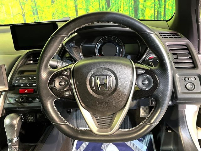 �y�����v�����X�e�A�����O�z�㎿�Ȋv���g�p���邱�ƂŁA��ɂ����������݂ƂĂ��^�]���₷���n���h���ł���