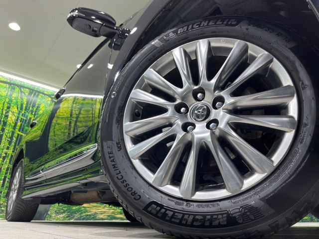 �y����18�C���`�A���~�z�C�[���z�O�ςɃ}�b�`���������A���~�z�C�[���𑕒����Ă���܂��B�e��ЊO�A���~�z�C�[����A�X�^�b�h���X�^�C�����戵�����Ă���܂��B���񂲑��k����������