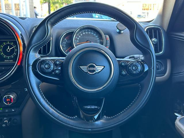 ミニクロスオーバークーパー SD オール4 4WD