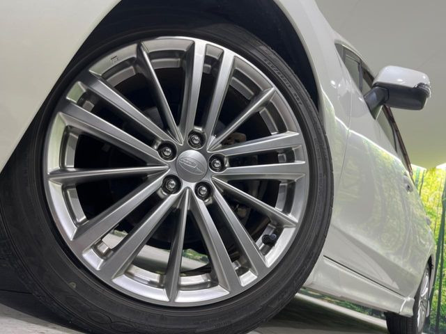 �y����17�C���`�A���~�z�C�[���z�O�ςɃ}�b�`���������A���~�z�C�[���𑕒����Ă���܂��B�e��ЊO�A���~�z�C�[����A�X�^�b�h���X�^�C�����戵�����Ă���܂��B���񂲑��k����������