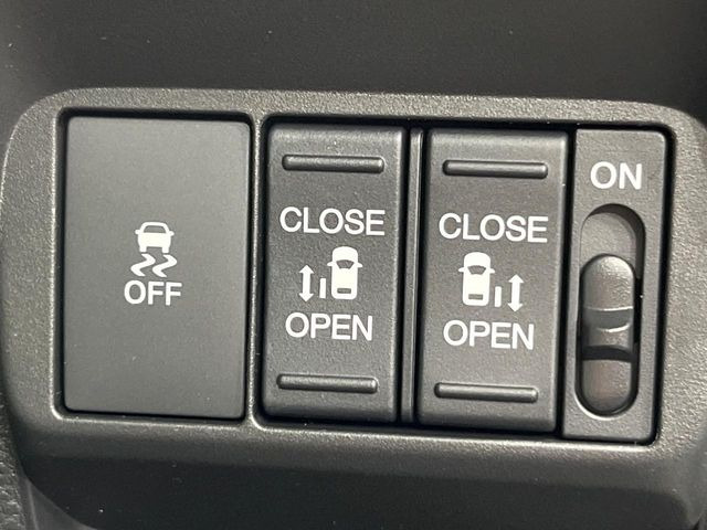 �y�����p���[�X���C�h�h�A�z�X�}�[�g�L�[��^�]�Ȃ̃X�C�b�`�Ō�ȗ����X���C�h�h�A�̊J���\���d��������͂����ăh�A���J����K�v�������A�����Ȃ��q�l�ł��ȒP�ɊJ���߂ł����K�ł���