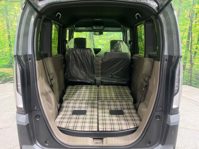 ���i�̂���������ʋ΁A���}���ɏ\���ȉ׎��X�y�[�X���m�ۂ��Ă���܂��B�Z�J���h�V�[�g��|���ƁA�傫�ȉו��̐ύڂ��\�ł���