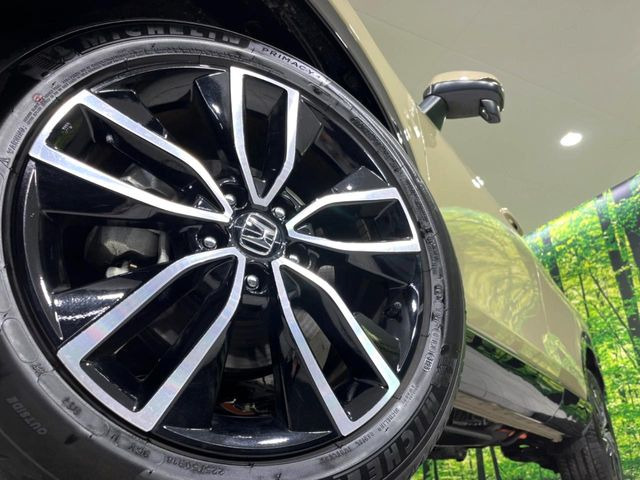 �y����18�C���`�A���~�z�C�[���z�O�ςɃ}�b�`���������A���~�z�C�[���𑕒����Ă���܂��B�e��ЊO�A���~�z�C�[����A�X�^�b�h���X�^�C�����戵�����Ă���܂��B���񂲑��k����������