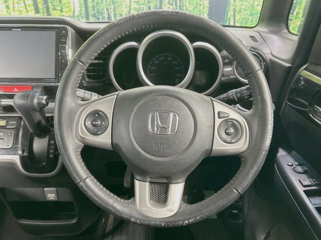 �y�����v�����X�e�A�����O�z�㎿�Ȋv���g�p���邱�ƂŁA��ɂ����������݂ƂĂ��^�]���₷���n���h���ł���