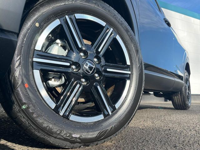 �y����16�C���`�A���~�z�C�[���z�O�ςɃ}�b�`���������A���~�z�C�[���𑕒����Ă���܂��B�e��ЊO�A���~�z�C�[����A�X�^�b�h���X�^�C�����戵�����Ă���܂��B���񂲑��k����������