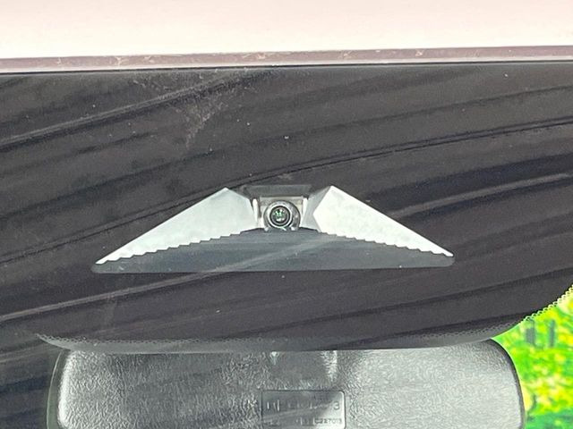 �y�z���_�Z���V���O�z���s���ɑO���̎ԗ�����F�����A�Փ˂������Ȏ��͌x��ƃu���[�L�ŏՓˉ���Ɣ�Q�y�����A�V�X�g�B�����S�Ƀh���C�u�����y���݂��������܂��B