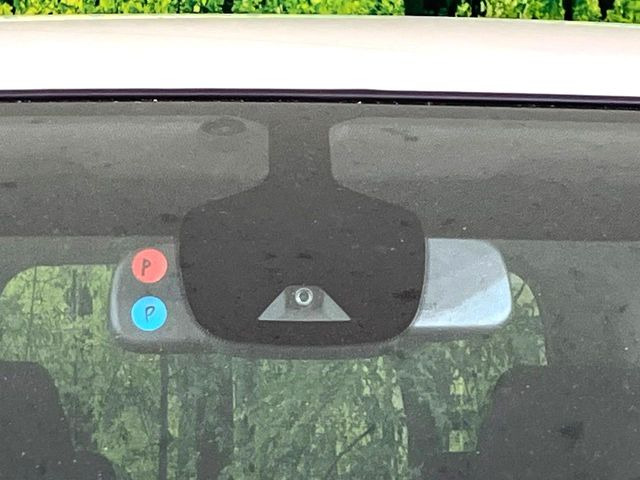 �y�G�}�[�W�F���V�[�u���[�L�z���s���ɑO���̎ԗ�����F�����A�Փ˂������Ȏ��͌x��ƃu���[�L�ŏՓˉ���Ɣ�Q�y�����A�V�X�g�B�����S�Ƀh���C�u�����y���݂��������܂��B