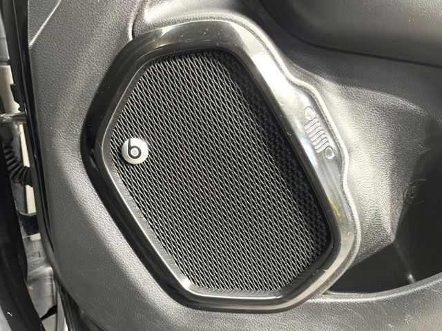 ��beats�T�E���h�V�X�e��:�Ԏ했�ɍœK�ȃ`���[�j���O���{�����ABeats Audio�v���~�A���T�E���h�V�X�e���𓋍ځB�d�����̂��鉹�y�����y���݂��������܂��B