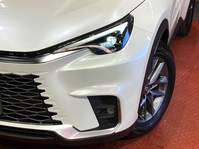 �yLED�w�b�h���C�g�z���V����ԑ��s�����ǍD�Ȏ��E���m�ۂ����S���ĉ^�]�ł��鍂�P�xLED�w�b�h���C�g�𑕔�!�_�����x�������A����d�͂��}�����Ă��܂��B