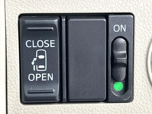 �y�p���[�X���C�h�h�A�z�X�}�[�g�L�[��^�]�Ȃ̃X�C�b�`�ŃX���C�h�h�A�̊J���\���d��������͂����ăh�A���J����K�v�������A���������q�l�ł��A�d���ו��������Ă��鎞�����N�ɊJ���߂ł��܂���