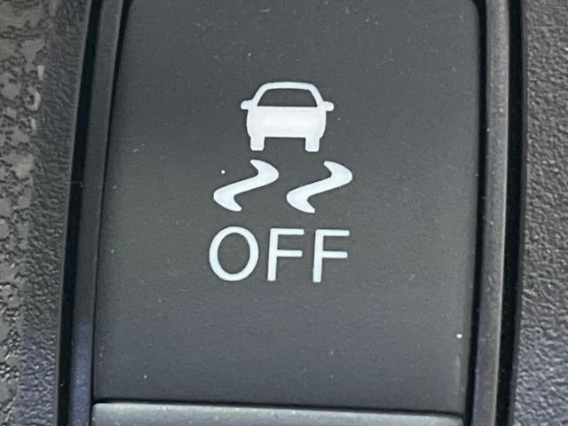 �y������h�~���u�z�ԗ��̉���������m����ƁA�����I�Ɏԗ��̐i�s������ۂ悤�Ɏԗ��𐧌䂵�܂��B�J�̓��ȂǊ���₷���H�ʏ󋵂ł����S�ȉ^�]���\�ł��B