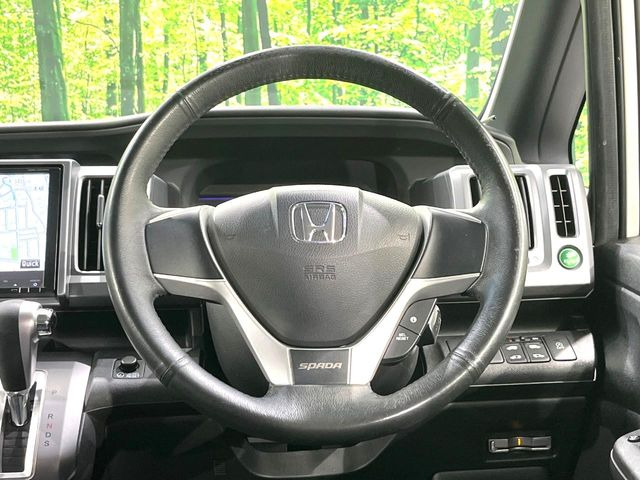 �y�����v�����X�e�A�����O�z�㎿�Ȋv���g�p���邱�ƂŁA��ɂ����������݂ƂĂ��^�]���₷���n���h���ł���