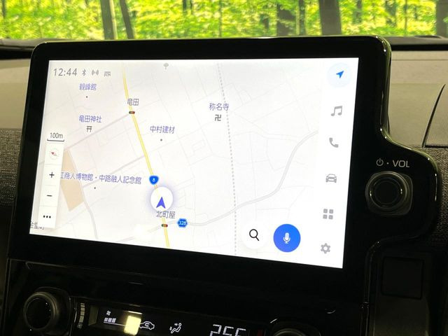 �y10.5�C���` �f�B�X�v���C�I�[�f�B�I�z���ʂ̃f�B�X�v���C��AppleCarPlay��AndroidAuto�����p�\�B�傫�ȉ�ʂŃX�}�z�i�r�A�v���������p���������܂���