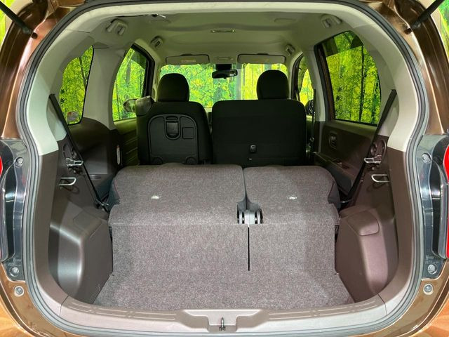 ���i�̂���������ʋ΁A���}���ɏ\���ȉ׎��X�y�[�X���m�ۂ��Ă���܂��B�Z�J���h�V�[�g��|���ƁA�傫�ȉו��̐ύڂ��\�ł���