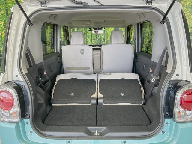 ���i�̂���������ʋ΁A���}���ɏ\���ȉ׎��X�y�[�X���m�ۂ��Ă���܂��B�Z�J���h�V�[�g��|���ƁA�傫�ȉו��̐ύڂ��\�ł���