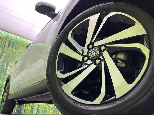 �y����17�C���`�A���~�z�C�[���z�O�ςɃ}�b�`���������A���~�z�C�[���𑕒����Ă���܂��B�e��ЊO�A���~�z�C�[����A�X�^�b�h���X�^�C�����戵�����Ă���܂��B���񂲑��k����������