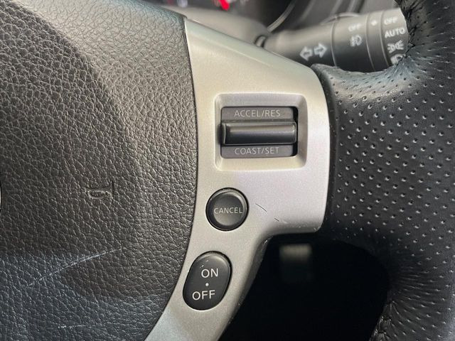 �y�N���[�Y�R���g���[���z�������H�����N���N���s�B�A�N�Z���𗣂��Ă���葬�x�ő��s���ł��A�������^�]���̕��S���y��!�����E�������ȒP�ȃX�C�b�`����Œ����ł��܂��B