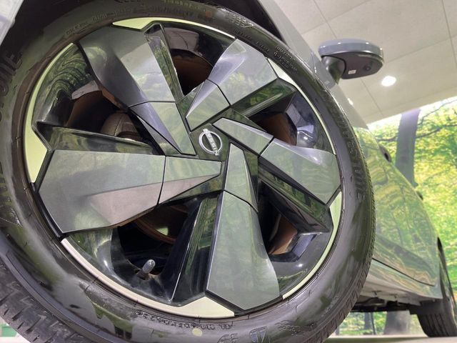 �y����17�C���`�A���~�z�C�[���z�O�ςɃ}�b�`���������A���~�z�C�[���𑕒����Ă���܂��B�e��ЊO�A���~�z�C�[����A�X�^�b�h���X�^�C�����戵�����Ă���܂��B���񂲑��k����������