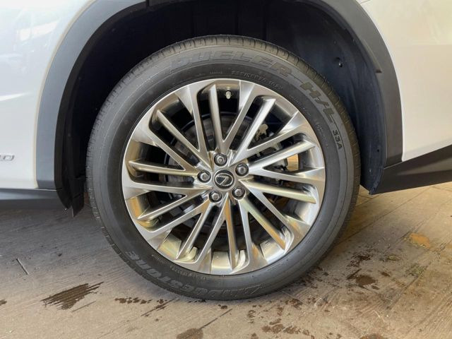 �y����20�C���`�A���~�z�C�[���z�O�ςɃ}�b�`���������A���~�z�C�[���𑕒����Ă���܂��B�e��ЊO�A���~�z�C�[����A�X�^�b�h���X�^�C�����戵�����Ă���܂��B���񂲑��k����������