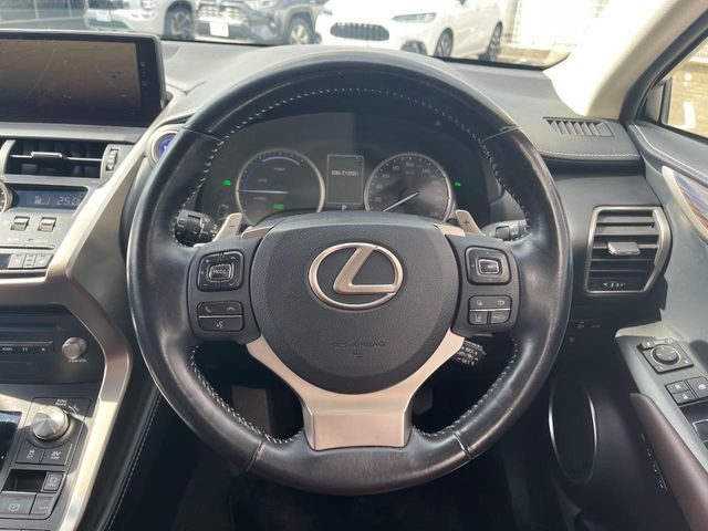 �y�����v�����X�e�A�����O�z�㎿�Ȋv���g�p���邱�ƂŁA��ɂ����������݂ƂĂ��^�]���₷���n���h���ł���