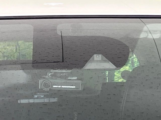 �y�C���e���W�F���g�G�}�[�W�F���V�[�u���[�L�z�t�����g�J�����őO���̎ԗ�����s�҂����m�B�Փ˂������Ȏ��͏Փ˔�Q�y���u���[�L���쓮�A�Փˉ�����T�|�[�g�B�����S�Ƀh���C�u�����y���݂��������܂��B