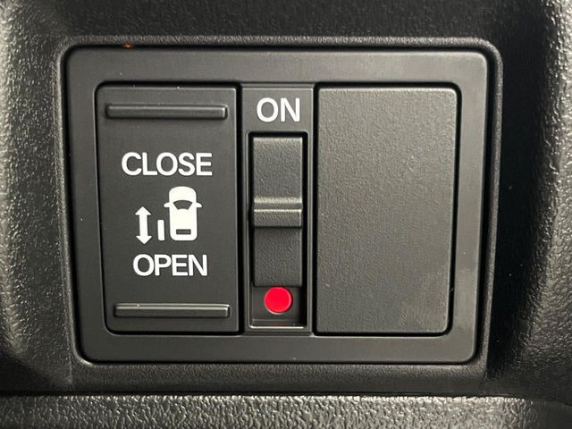 �y�p���[�X���C�h�h�A�z�X�}�[�g�L�[��^�]�Ȃ̃X�C�b�`�ŃX���C�h�h�A�̊J���\���d��������͂����ăh�A���J����K�v�������A���������q�l�ł��A�d���ו��������Ă��鎞�����N�ɊJ���߂ł��܂���