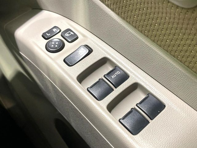 �y�d���i�[�~���[�z�T�C�h�~���[�͓d���i�[���ƂȂ��Ă���A�������ԏ�ł��L�Y�������X�N��}�����܂��B