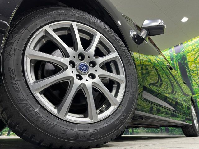 �y16�C���`�A���~�z�C�[���z�O�ςɃ}�b�`�����A���~�z�C�[���𑕒����Ă���܂��B�e��A���~�z�C�[����A�X�^�b�h���X�^�C�����戵�����Ă���܂��B���񂲑��k����������