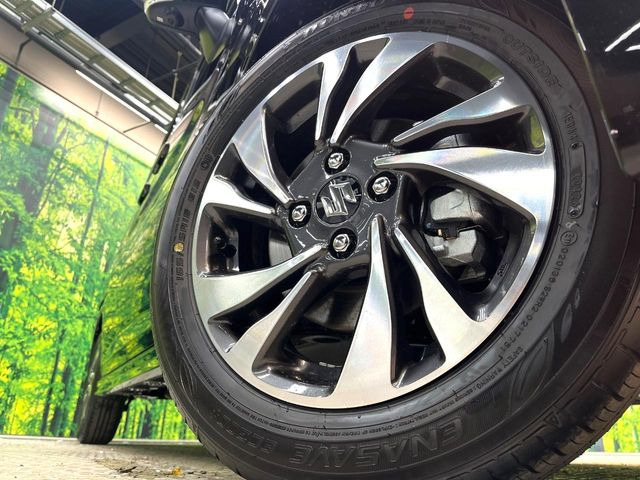 �y����15�C���`�A���~�z�C�[���z�O�ςɃ}�b�`���������A���~�z�C�[���𑕒����Ă���܂��B�e��ЊO�A���~�z�C�[����A�X�^�b�h���X�^�C�����戵�����Ă���܂��B���񂲑��k����������