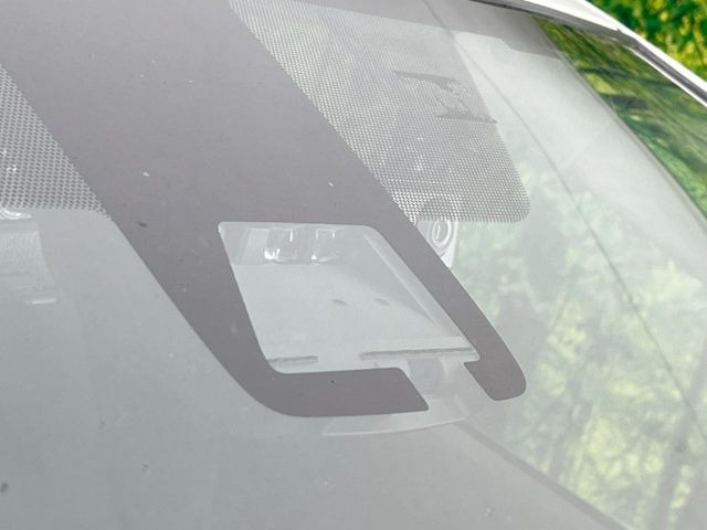 �y�g���^�Z�[�t�e�B�Z���X�z���s���ɑO���̎ԗ�����F�����A�Փ˂������Ȏ��͌x��ƃu���[�L�ŏՓˉ���Ɣ�Q�y�����A�V�X�g�B�����S�Ƀh���C�u�����y���݂��������܂��B