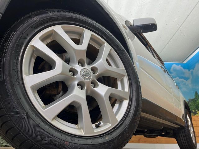 �y����17�C���`�A���~�z�C�[���z�O�ςɃ}�b�`���������A���~�z�C�[���𑕒����Ă���܂��B�e��ЊO�A���~�z�C�[����A�X�^�b�h���X�^�C�����戵�����Ă���܂��B���񂲑��k����������