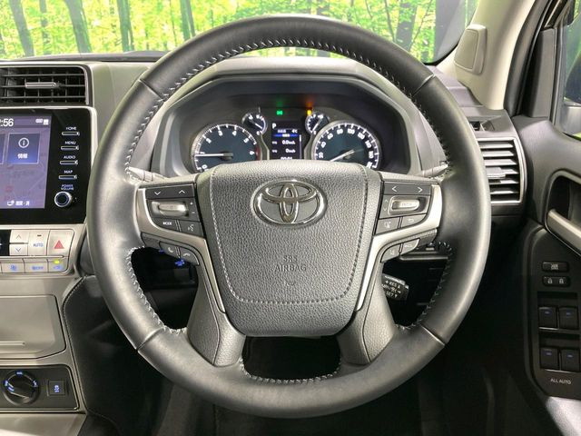 �y�����v�����X�e�A�����O�z�㎿�Ȋv���g�p���邱�ƂŁA��ɂ����������݂ƂĂ��^�]���₷���n���h���ł���